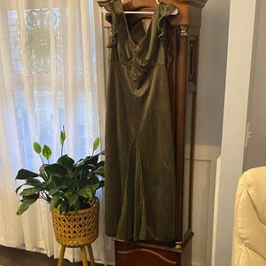 EARTHBOUND Olive Maxi Dress